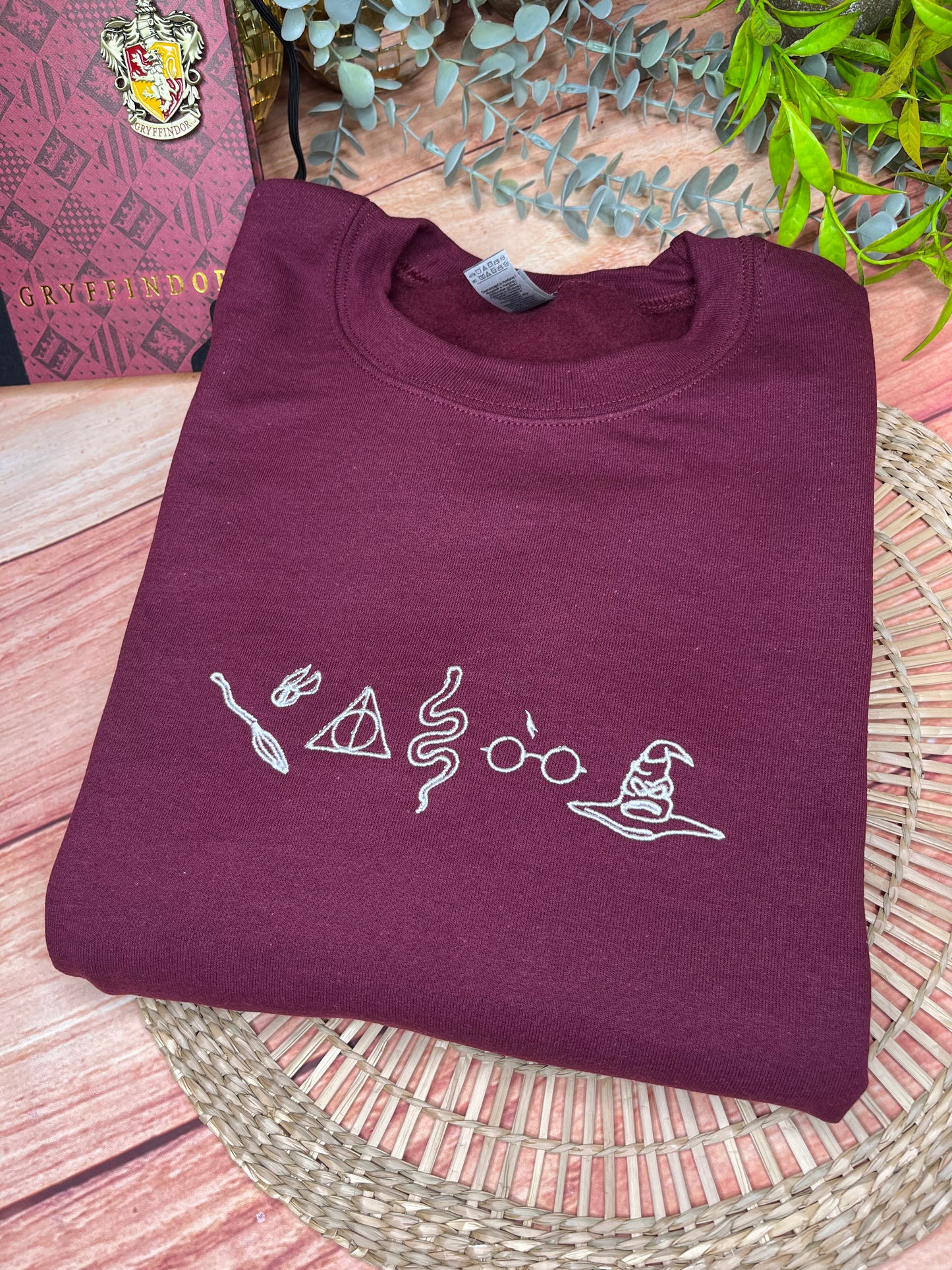 HARRY POTTER ICONS SORTING HAT EMBROIDERED SWEATSHIRT