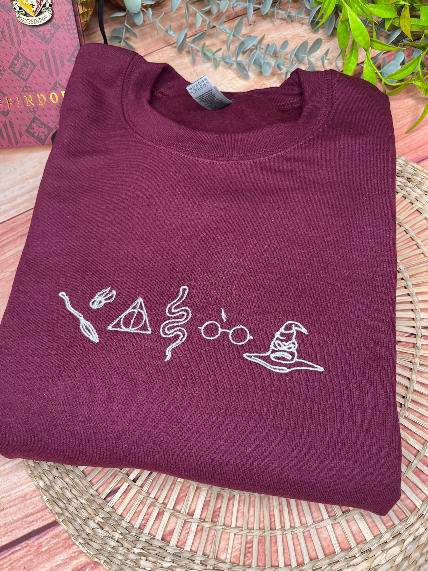 HARRY POTTER ICONS SORTING HAT EMBROIDERED SWEATSHIRT