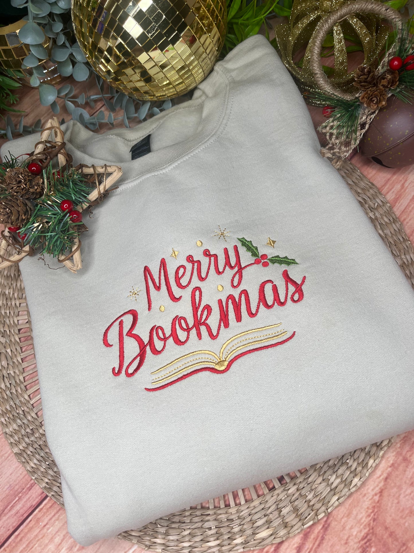MERRY BOOKMAS EMBROIDERED SWEATSHIRT