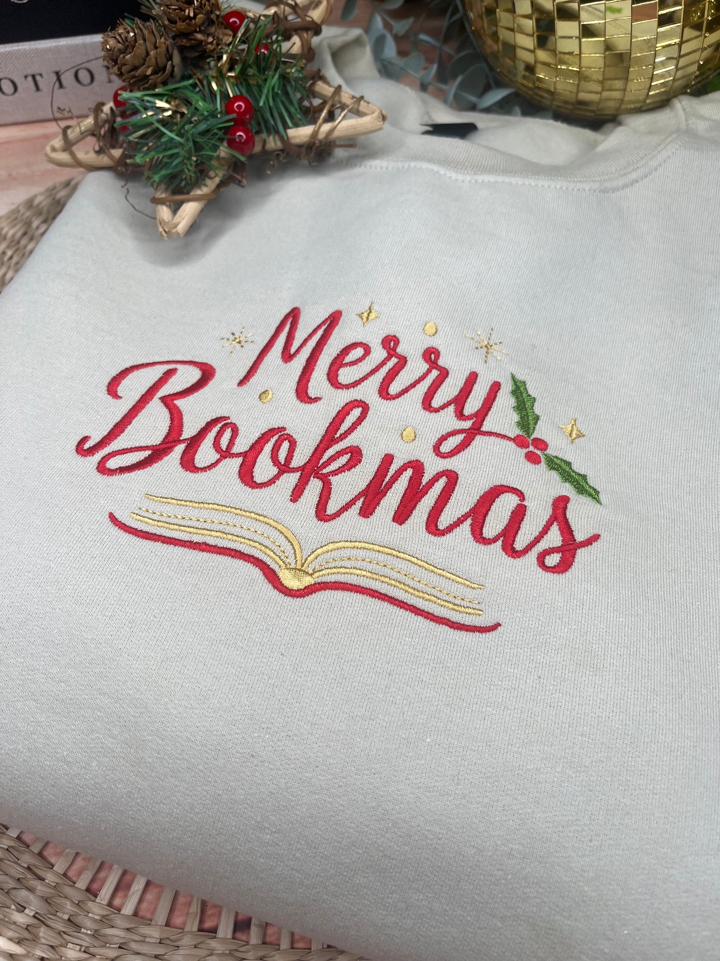 MERRY BOOKMAS EMBROIDERED SWEATSHIRT