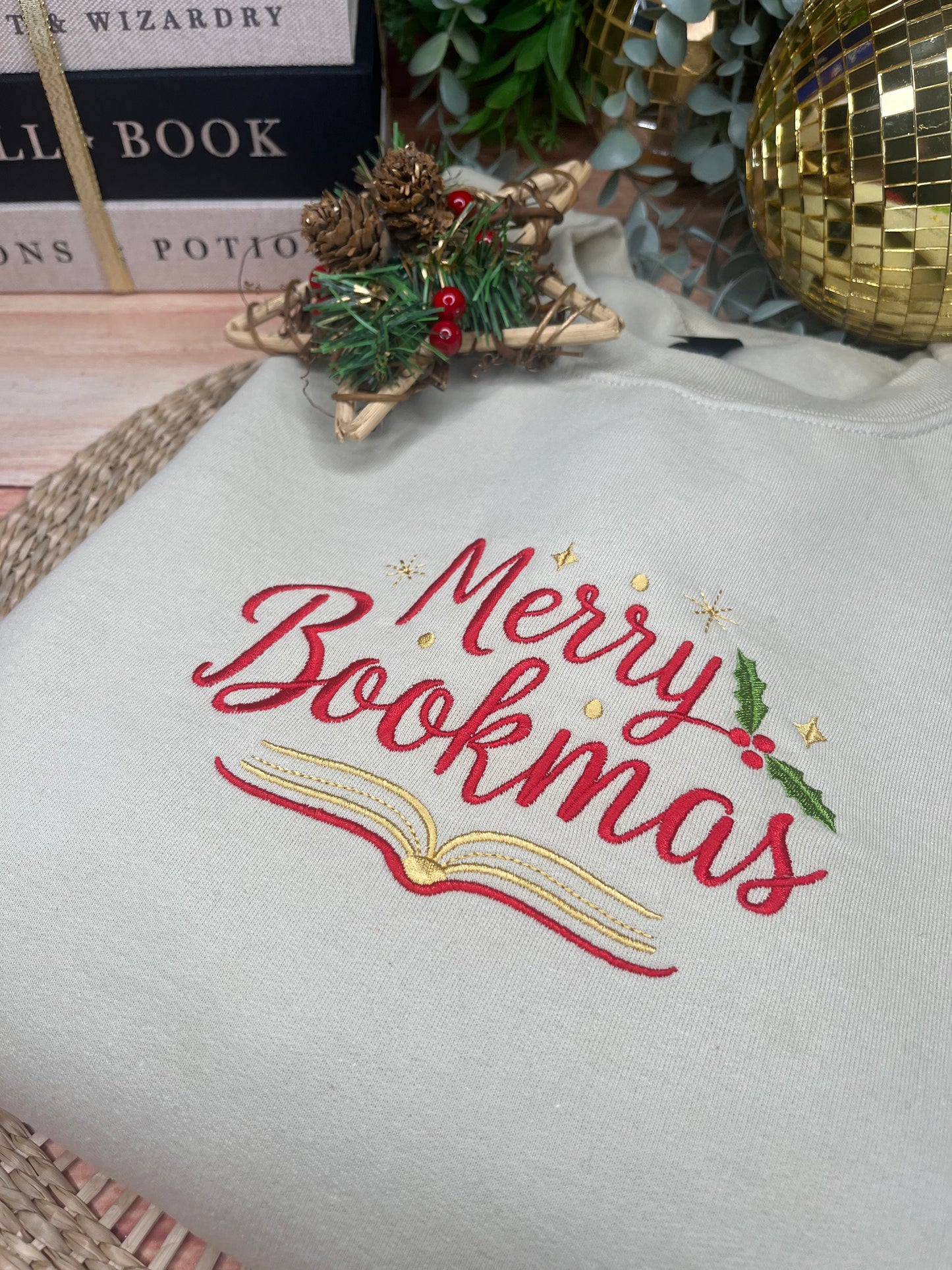 MERRY BOOKMAS EMBROIDERED SWEATSHIRT