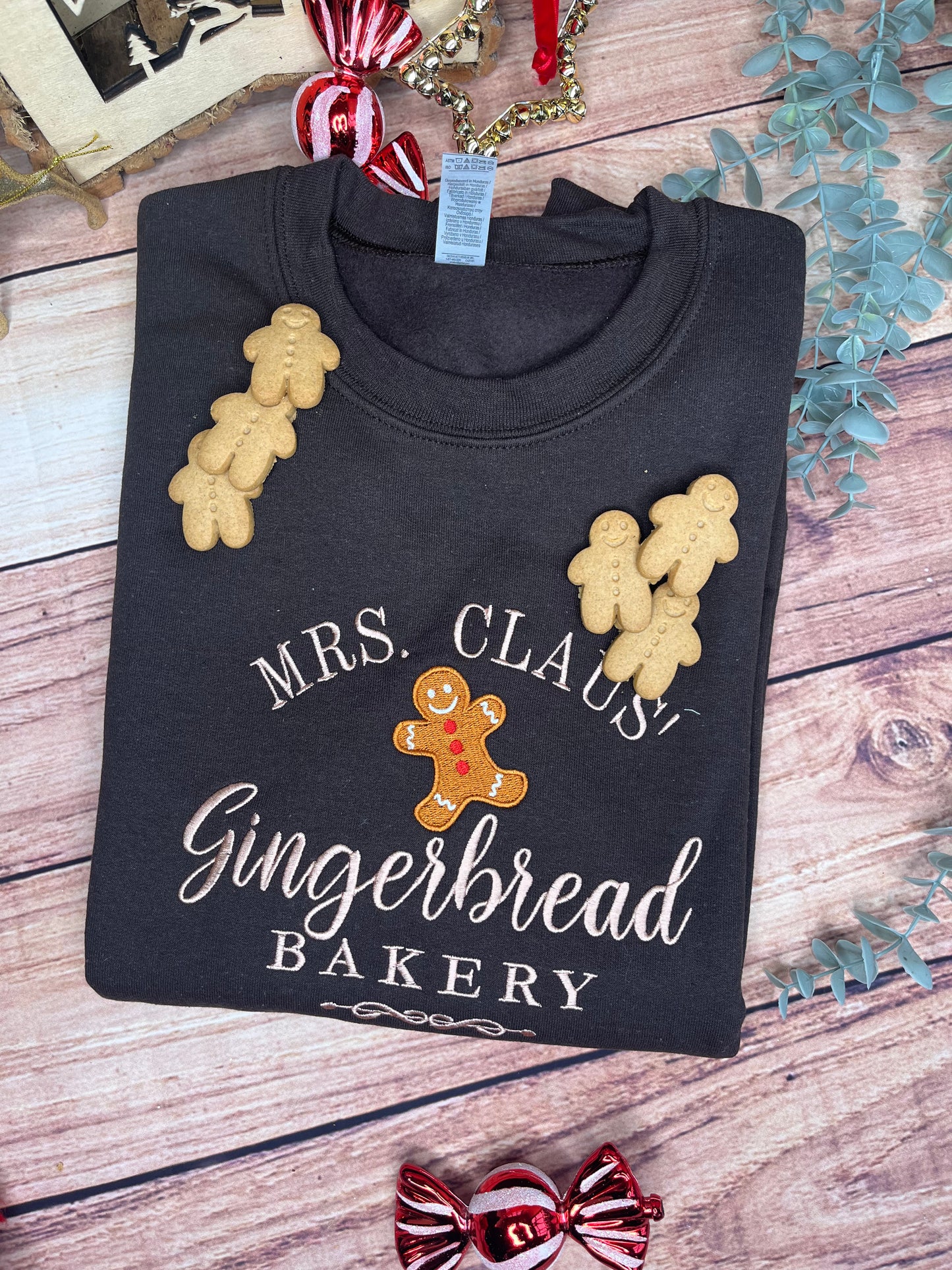 MRS CLAUS' GINGERBREAD BAKERY SWEATSHIRT