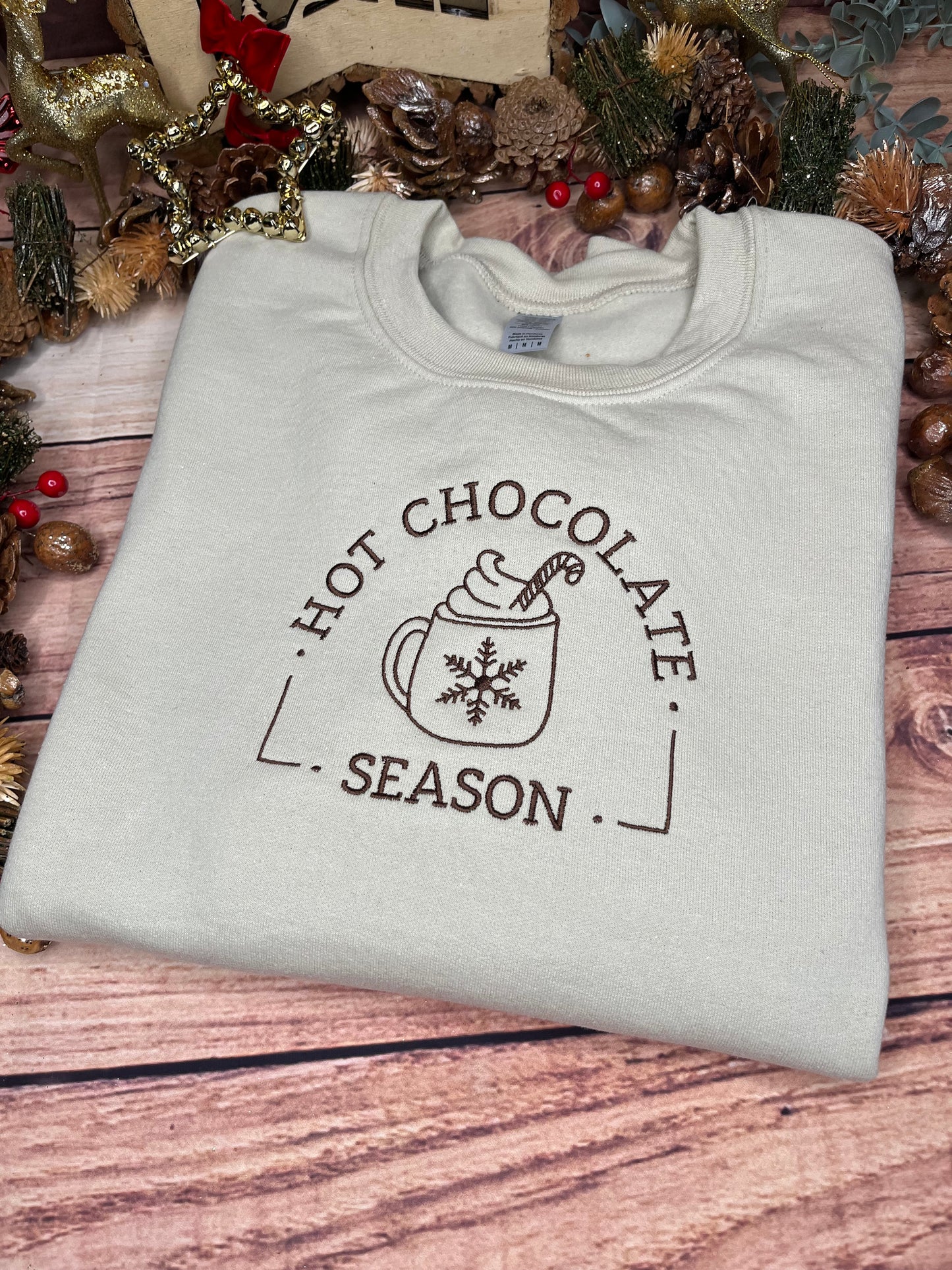 HOT CHOCOLATE SEASON EMBROIDERED SWEATSHIRT