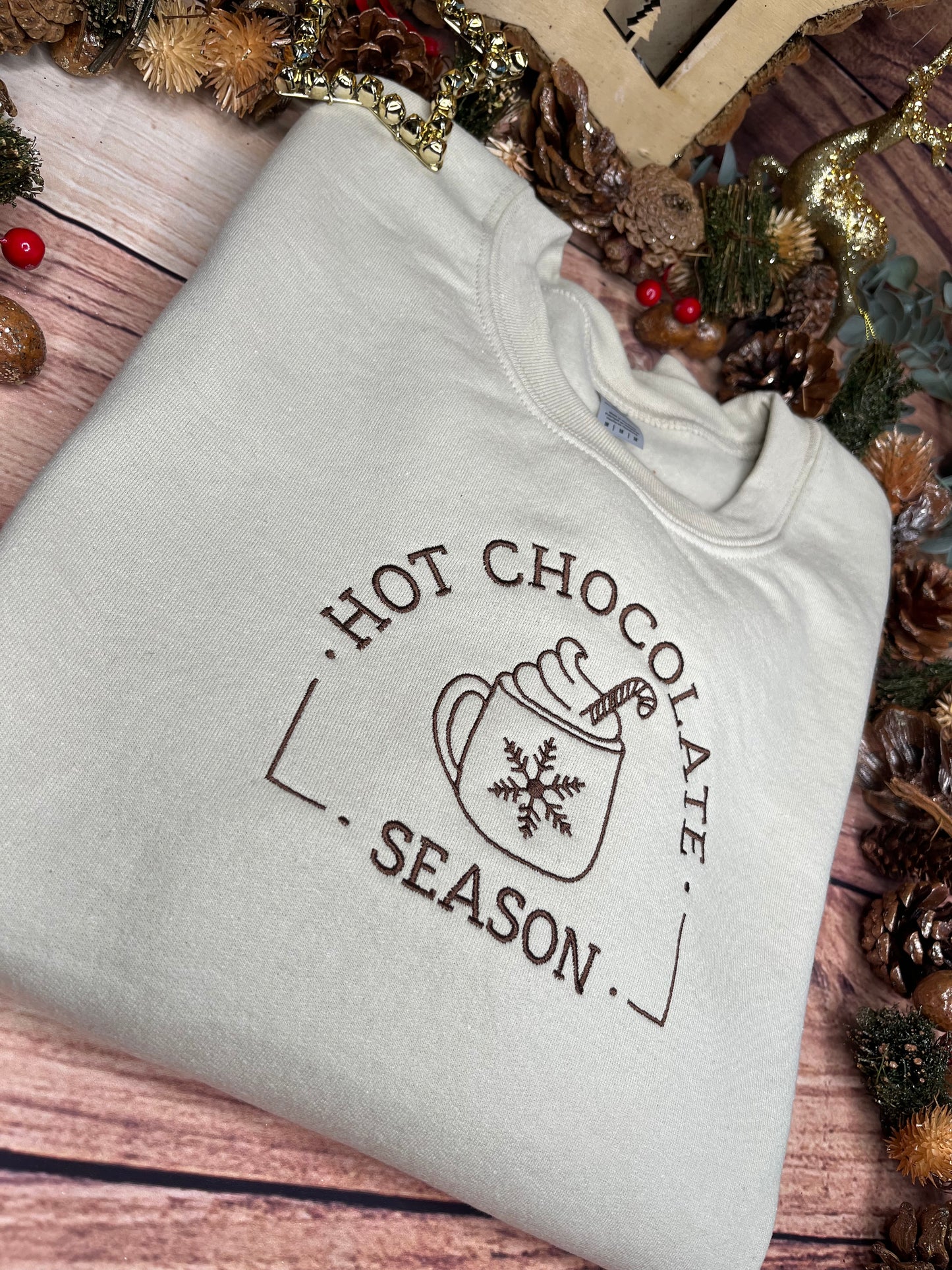 HOT CHOCOLATE SEASON EMBROIDERED SWEATSHIRT