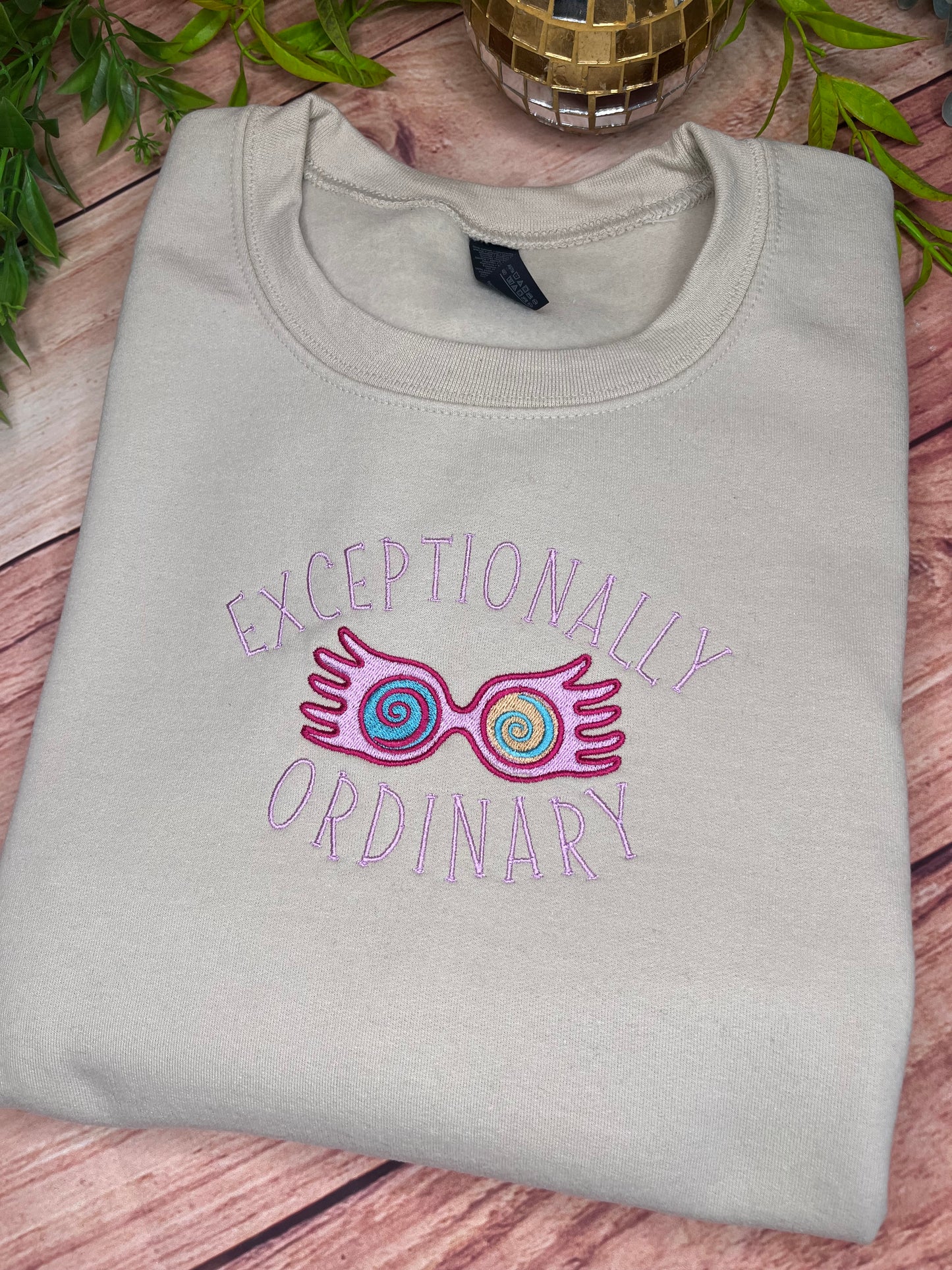 EXCEPTIONALLY ORDINARY LUNA LOVEGOOD SWEATSHIRT SIZE LARGE