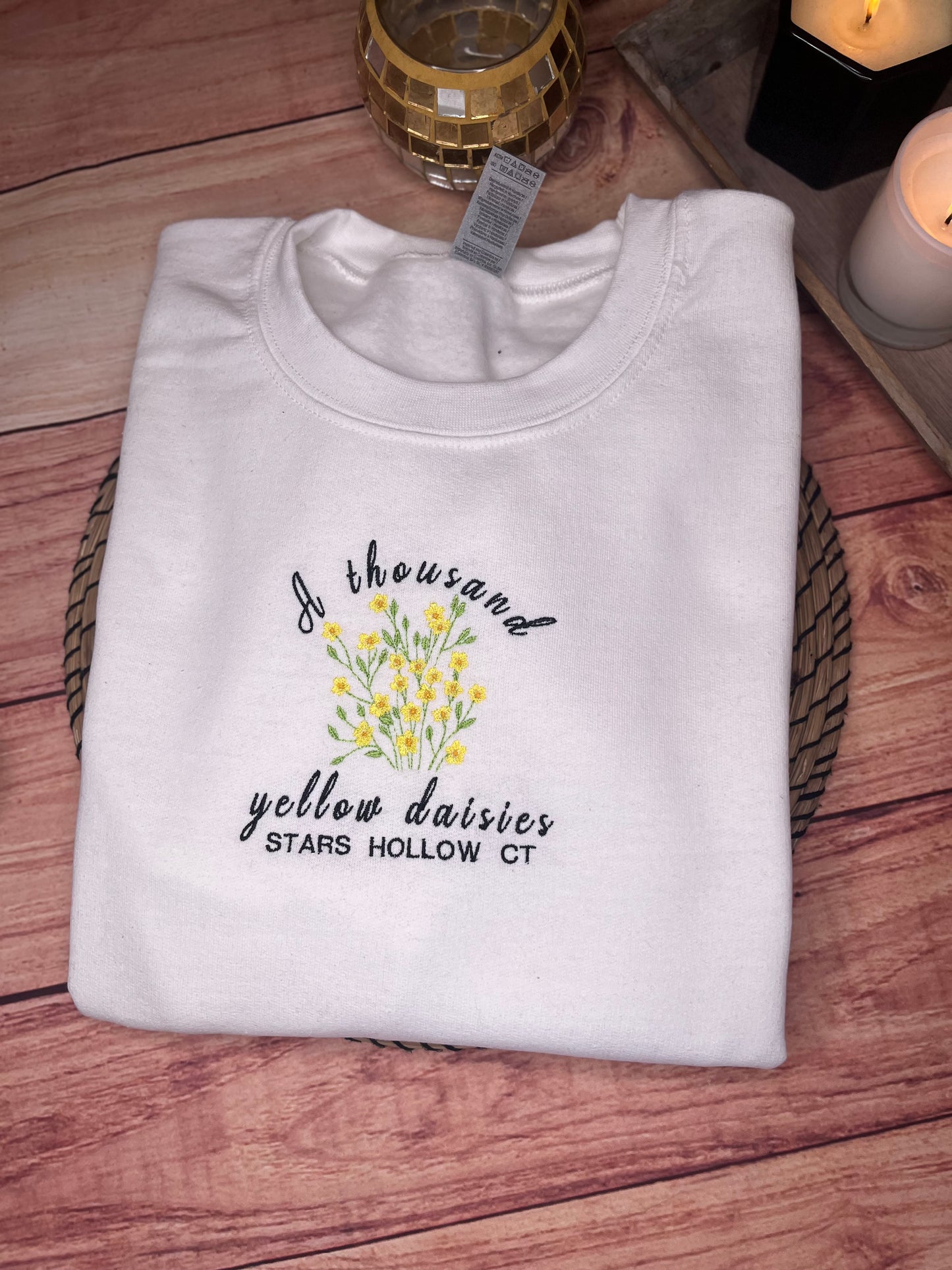 A THOUSAND YELLOW DAISIES EMBROIDERED SWEATSHIRT