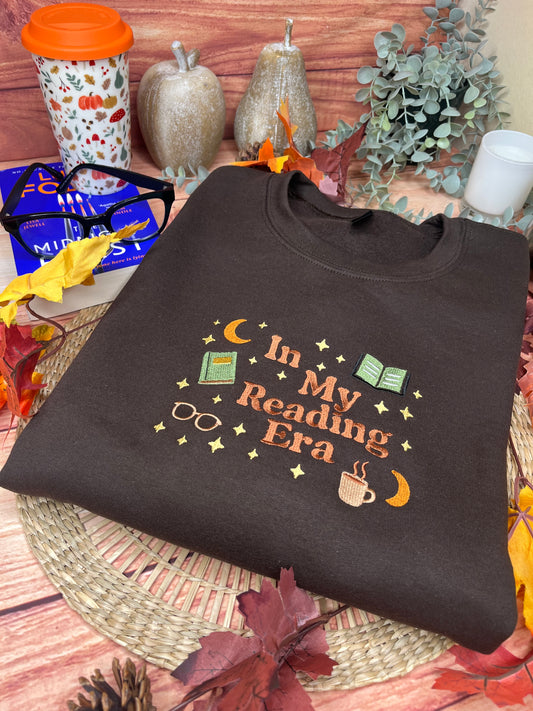 IN MY READING ERA EMBROIDERED SWEATSHIRT