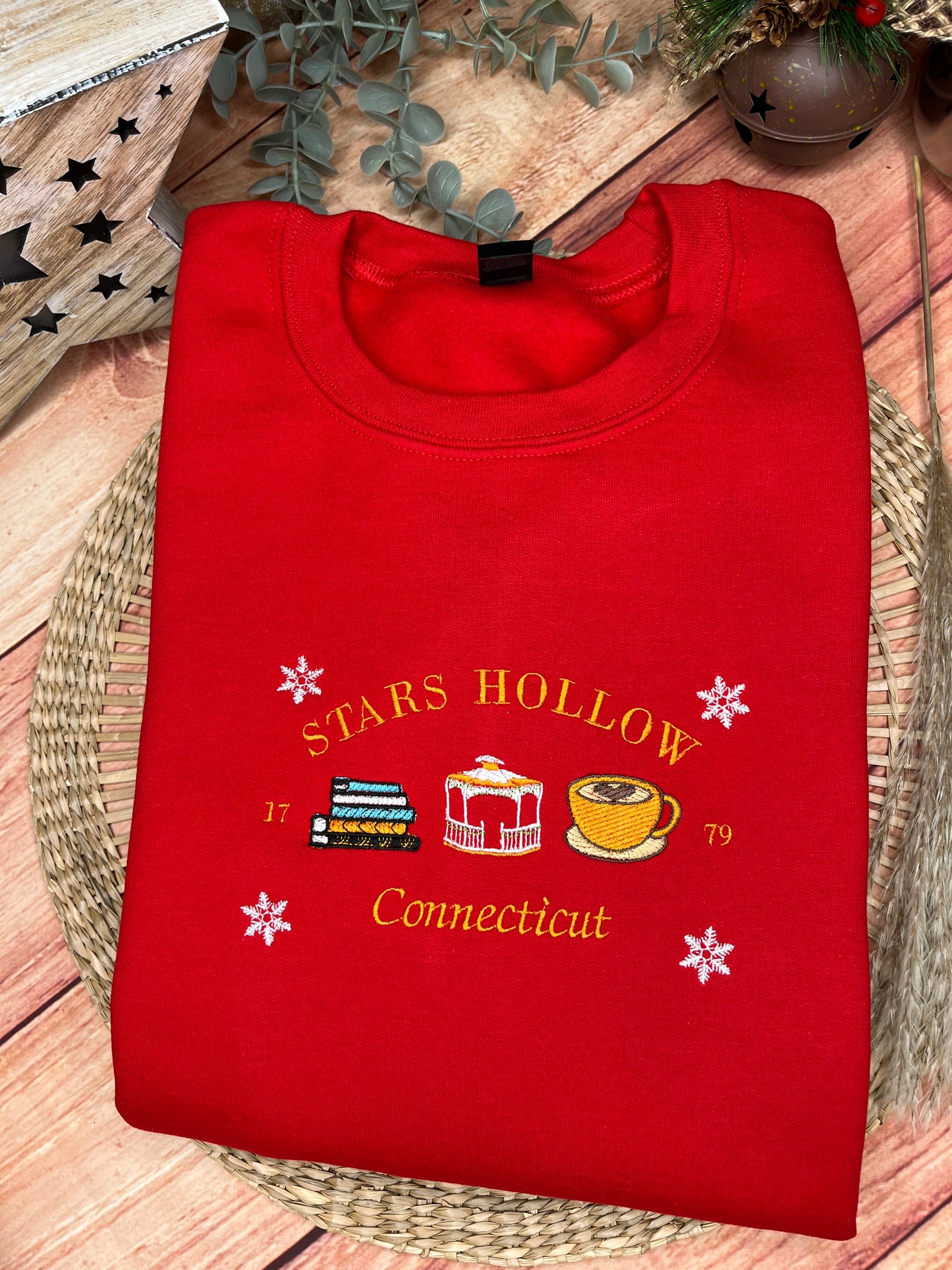 STARS HOLLOW SNOW EMBROIDERED SWEATSHIRT
