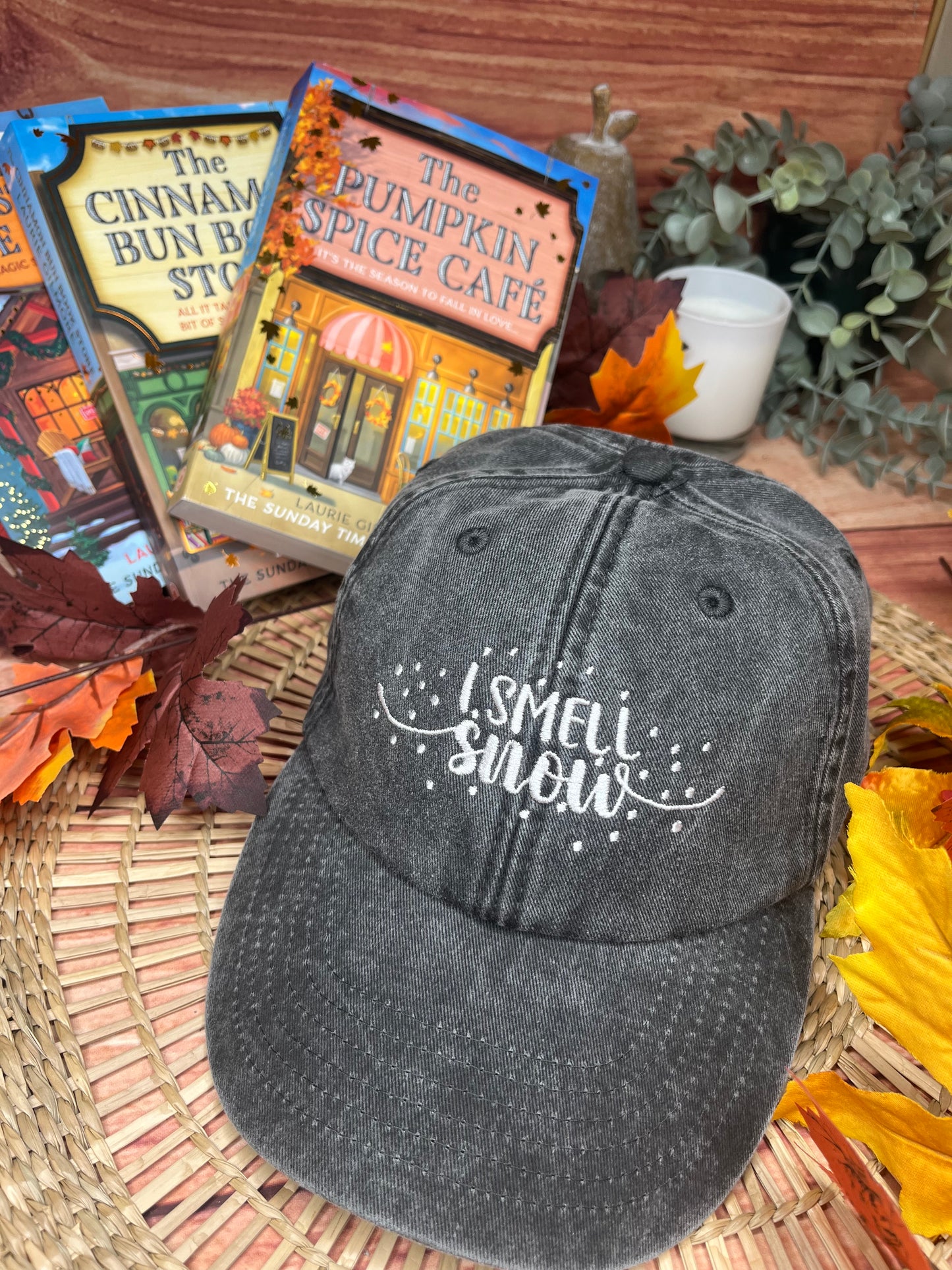 I SMELL SNOW EMBROIDERED CAP