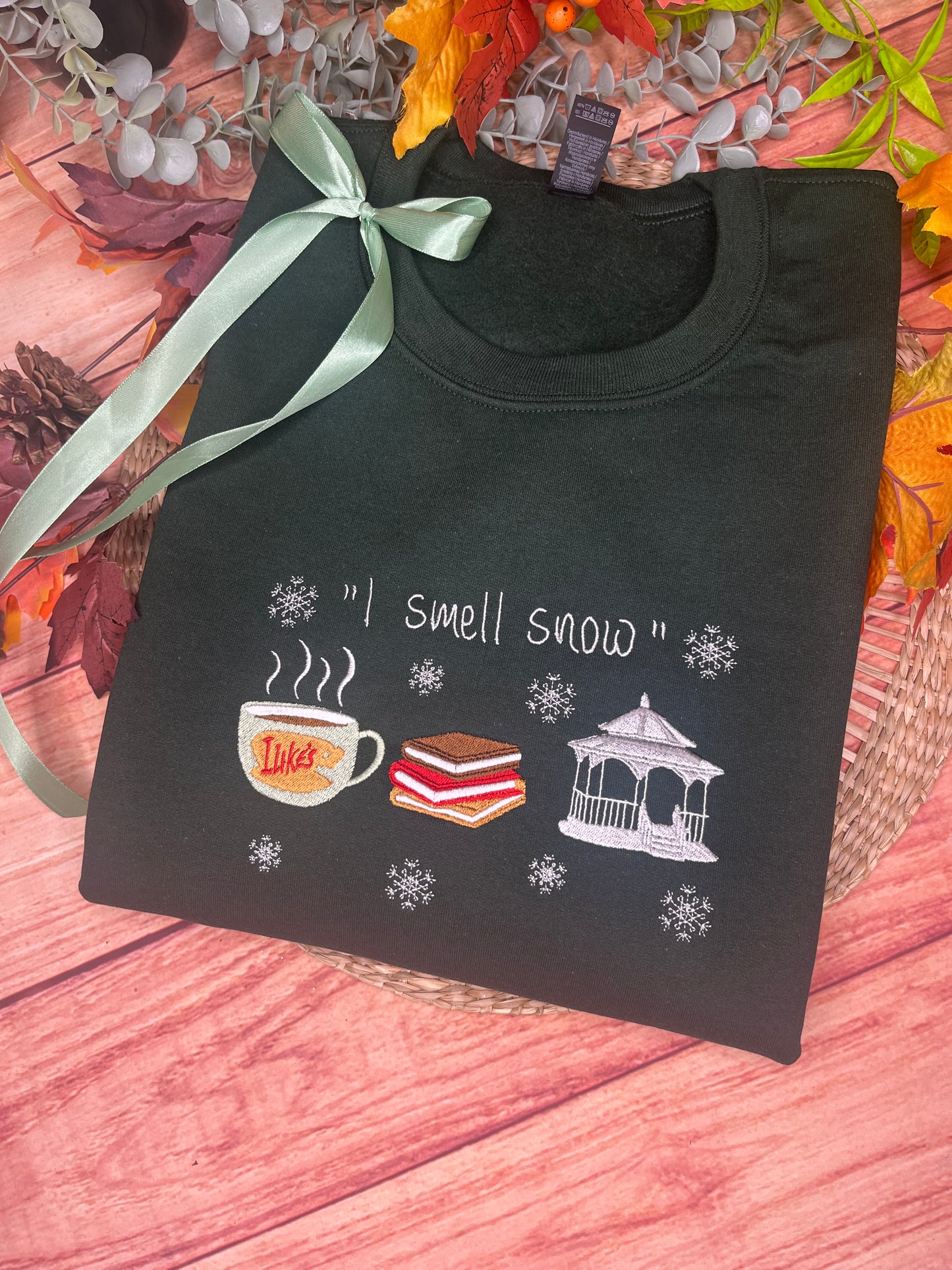 I SMELL SNOW GAZEBO EMBROIDERED SWEATSHIRT