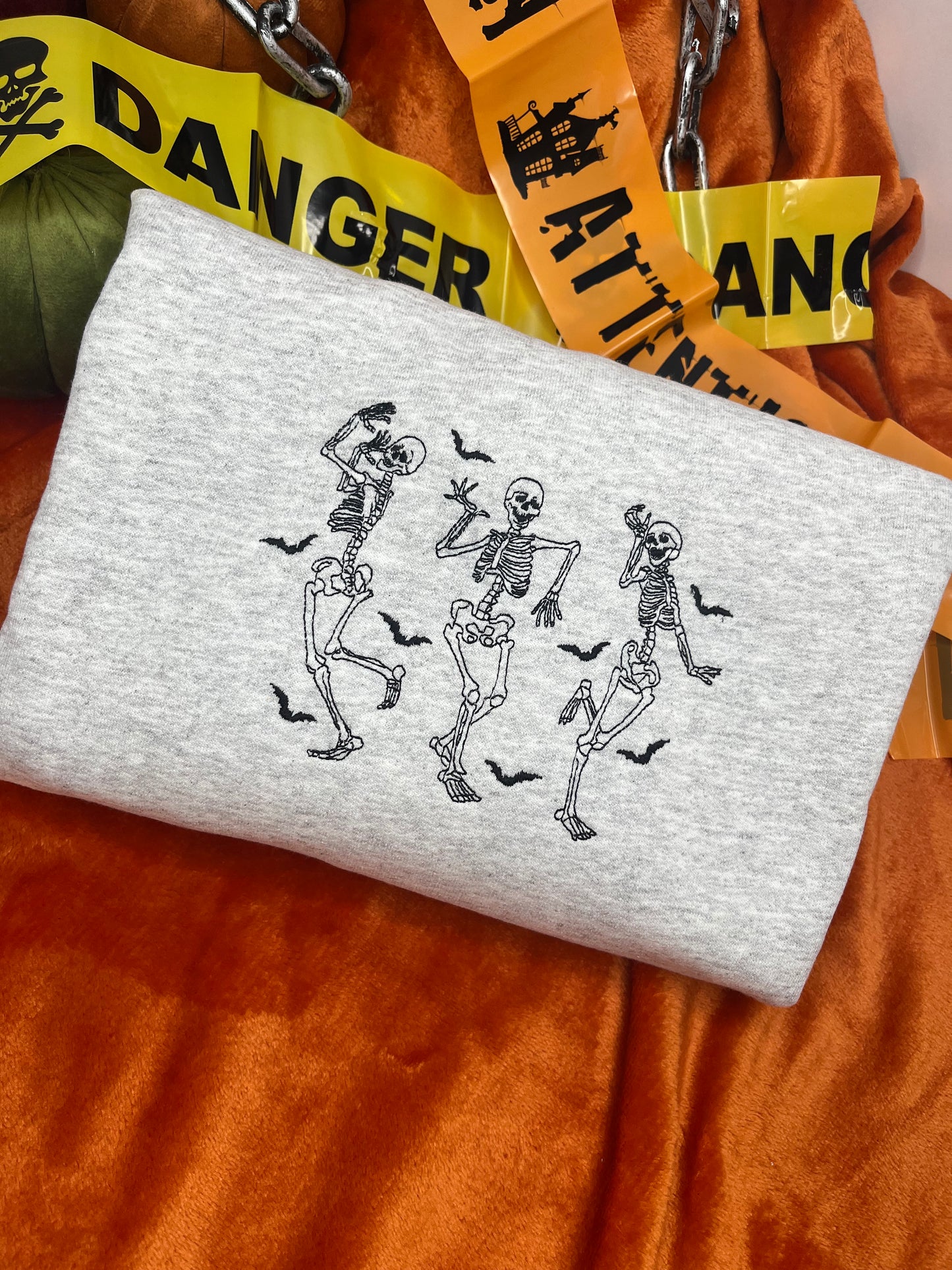 SKELETON EMBROIDERED DANCING SWEATSHIRT