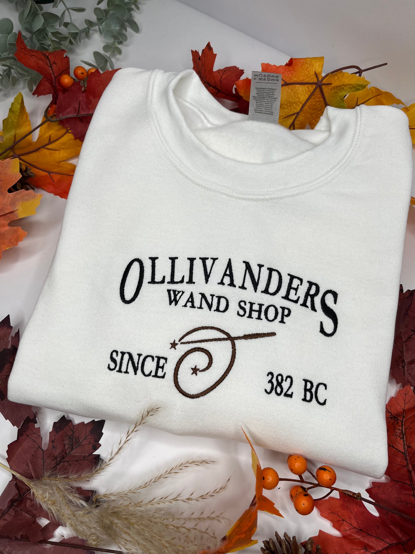 OLLIVANDERS WAND SHOP (Harry Potter) SWEATSHIRT