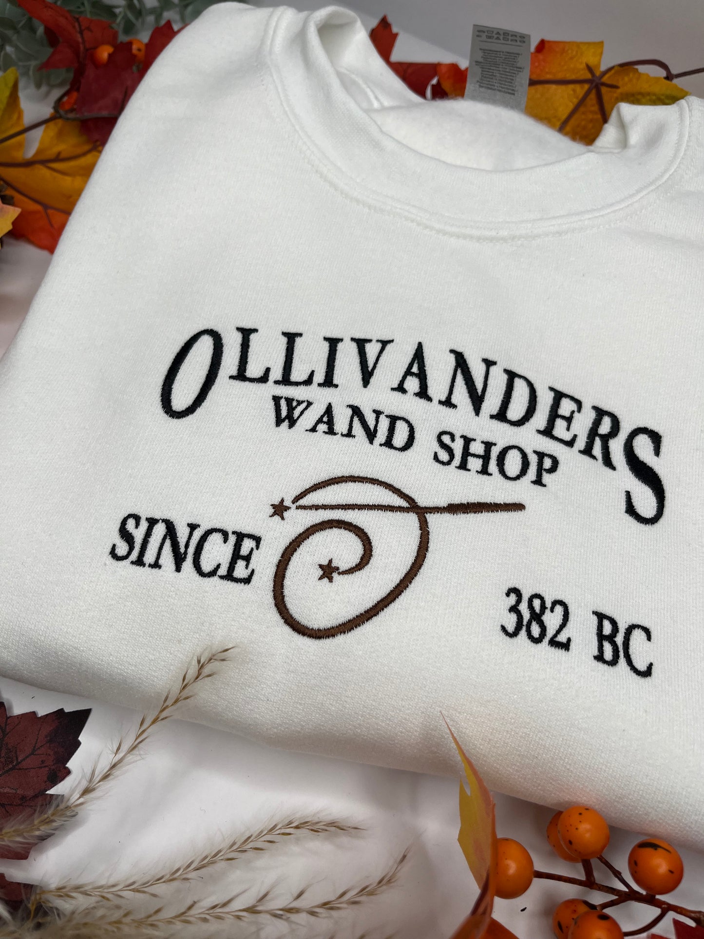 OLLIVANDERS WAND SHOP (Harry Potter) SWEATSHIRT