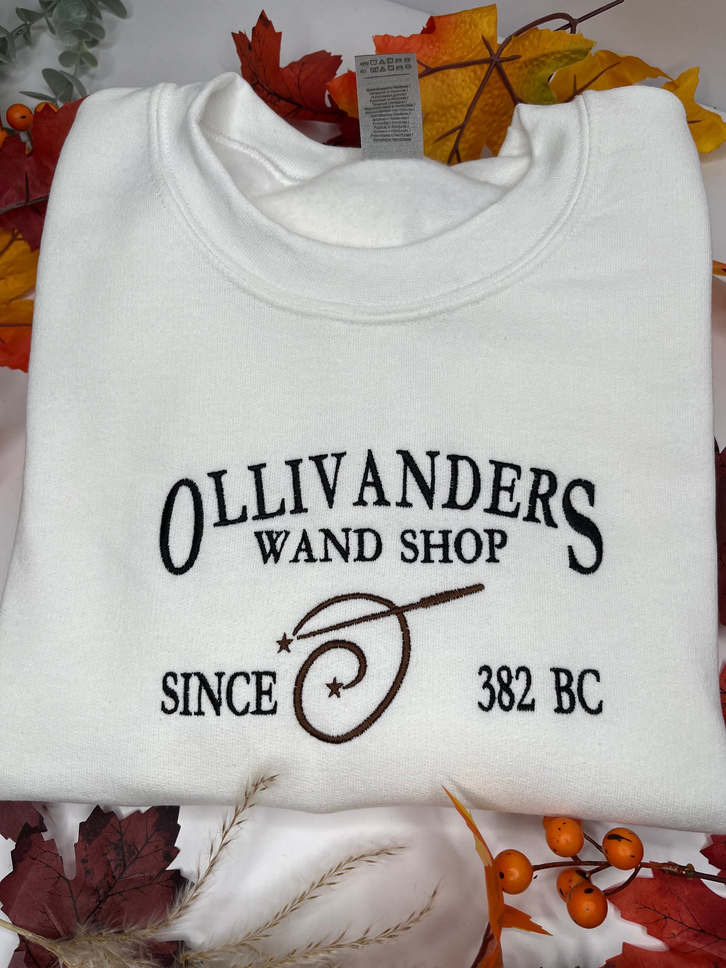 OLLIVANDERS WAND SHOP (Harry Potter) SWEATSHIRT