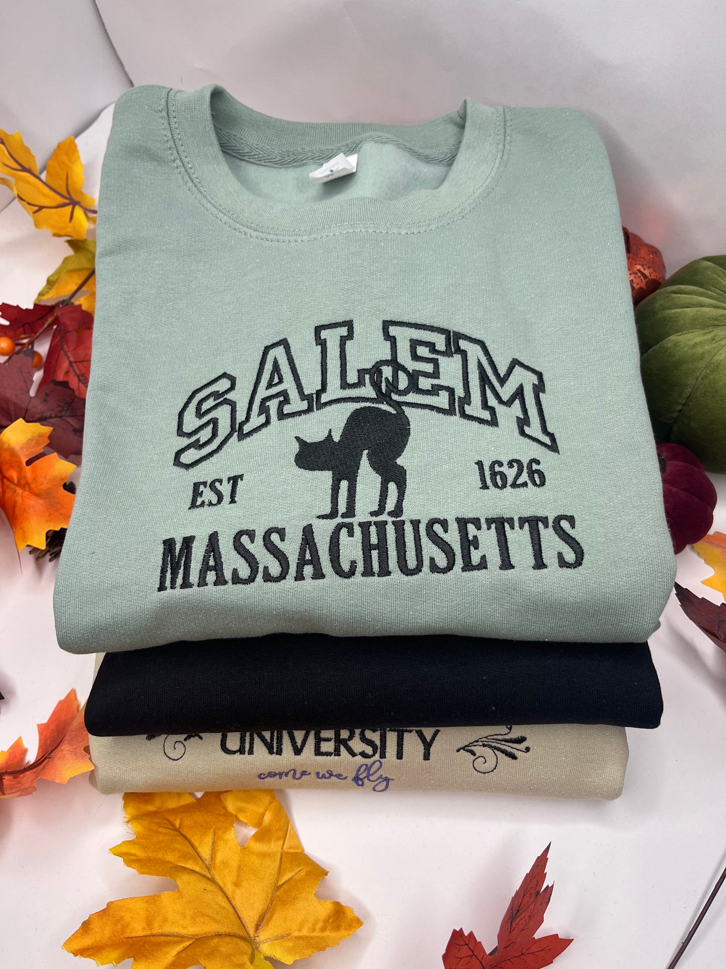 SALEM MASSACHUSETTS BLACK CAT SWEATSHIRTS