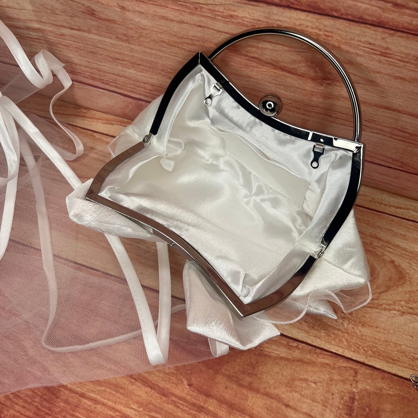 PERSONALISED WHITE OR BLACK BRIDAL BOW CLUTCH WITH LONG STRAP