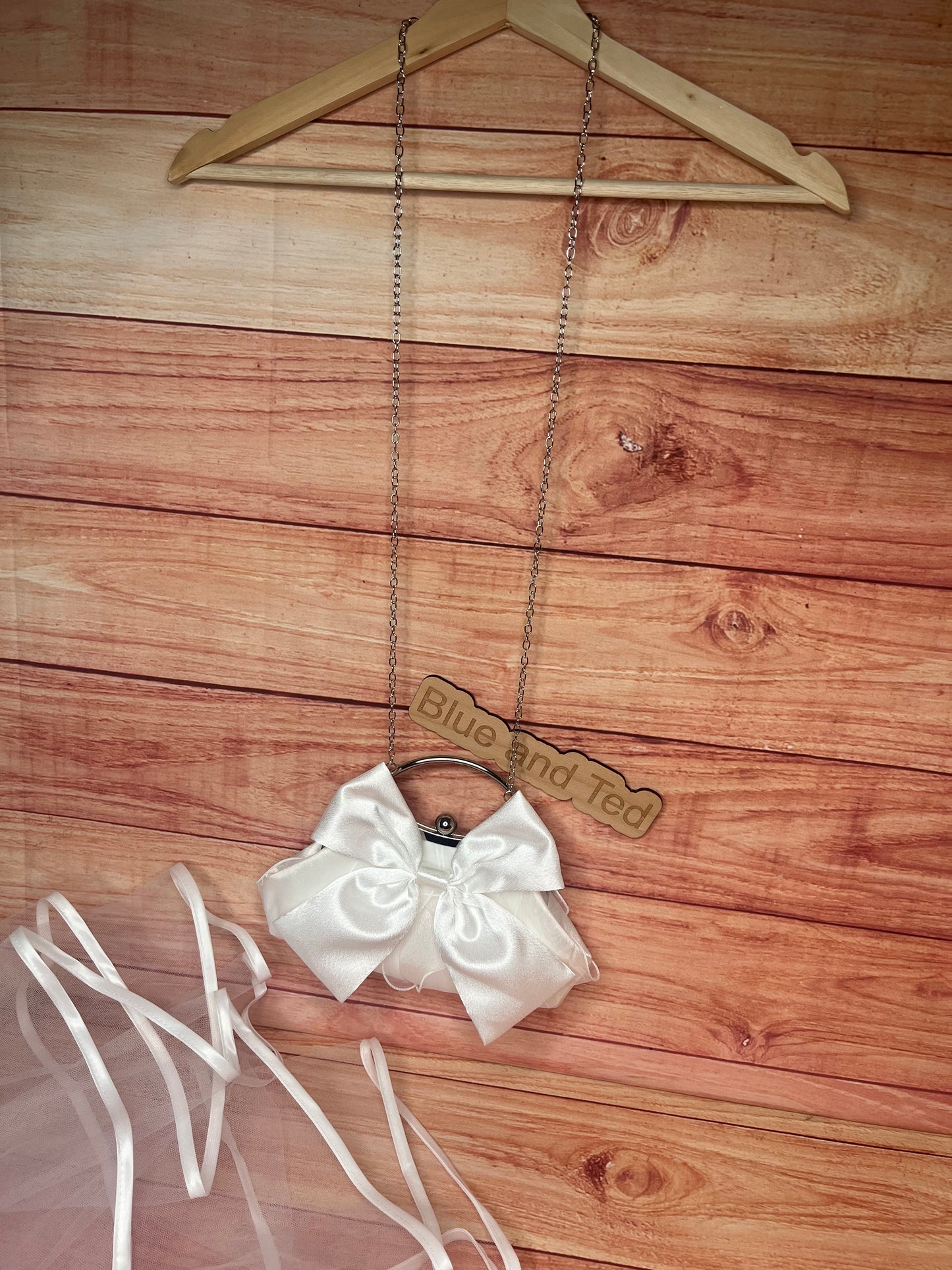 PERSONALISED WHITE OR BLACK BRIDAL BOW CLUTCH WITH LONG STRAP