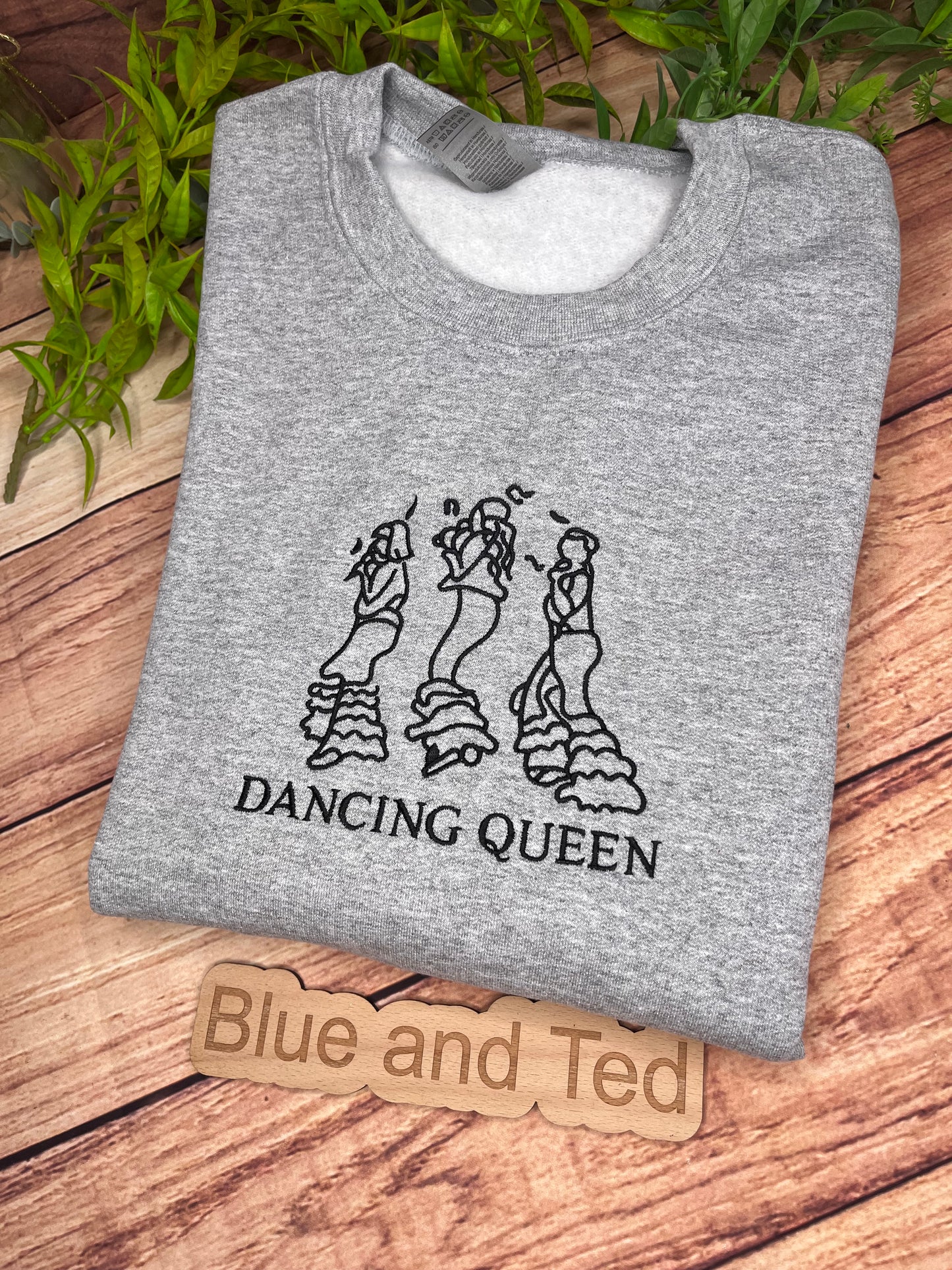 DANCING QUEEN MAMA MIA EMBROIDERED SWEATSHIRT