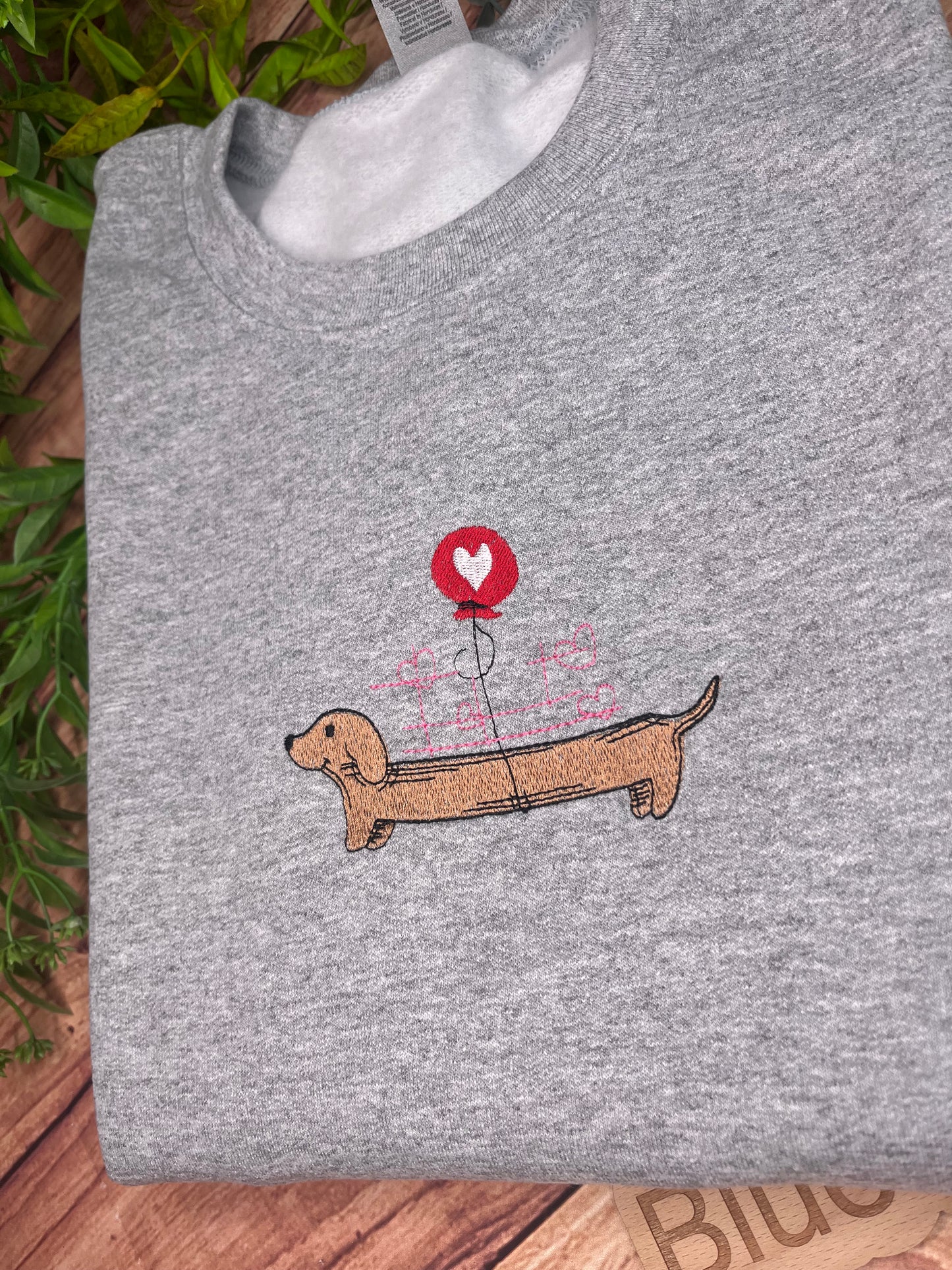 SAUSAGE DOG WITH BALLOON EMBROIDERED SWEATSHIRT LARGE