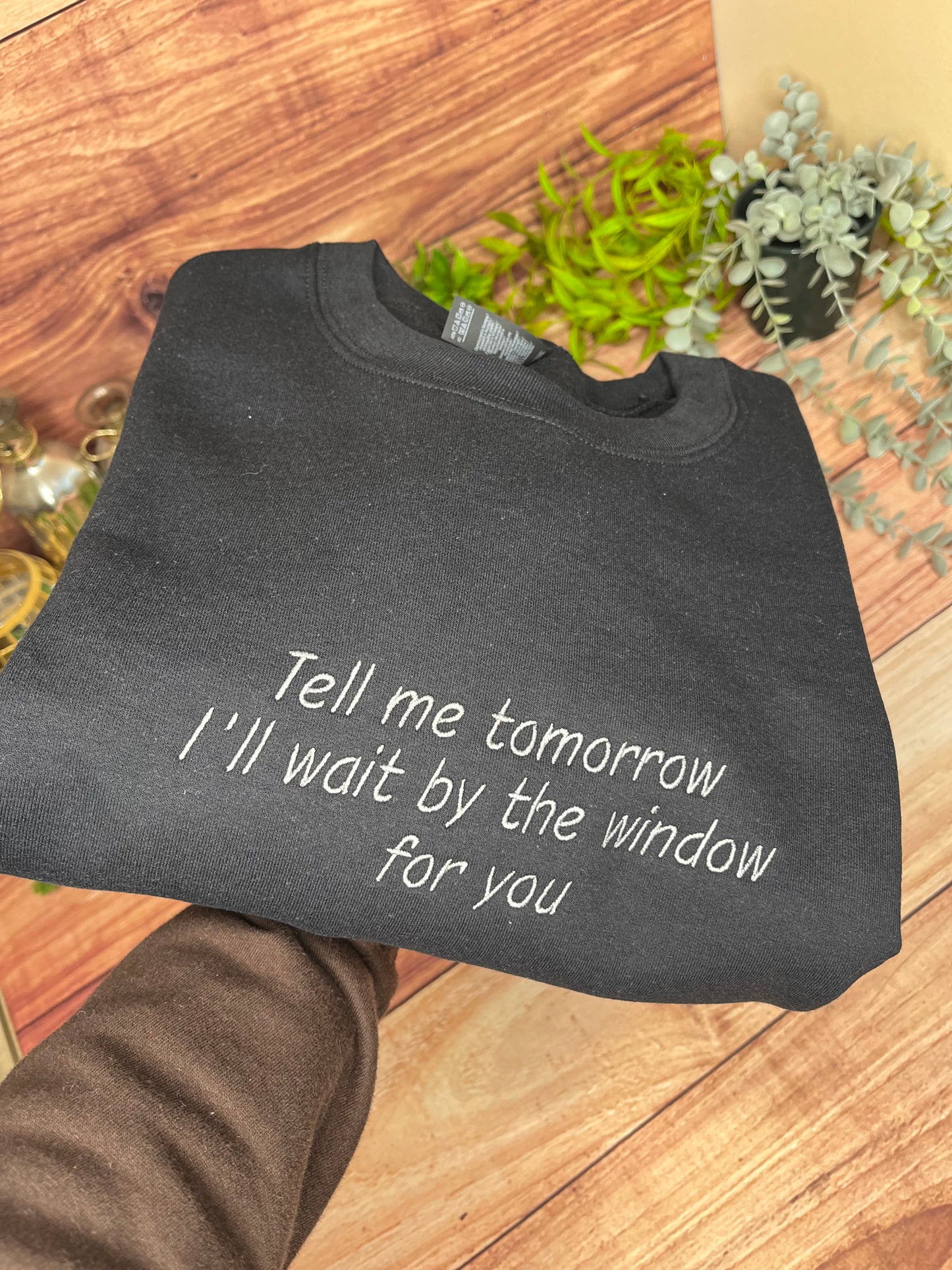 TELL ME TOMORROW EMBROIDERED SWEATSHIRT XLARGE