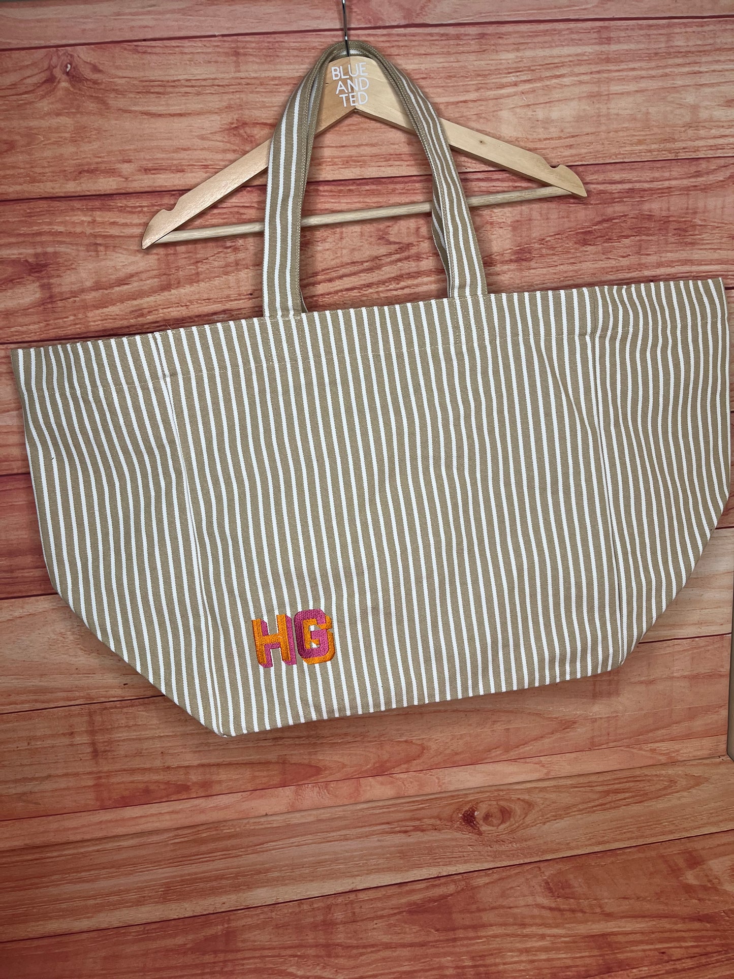 EMBROIDERED SHADOW FONT STRIPE OVERSIZED BAG