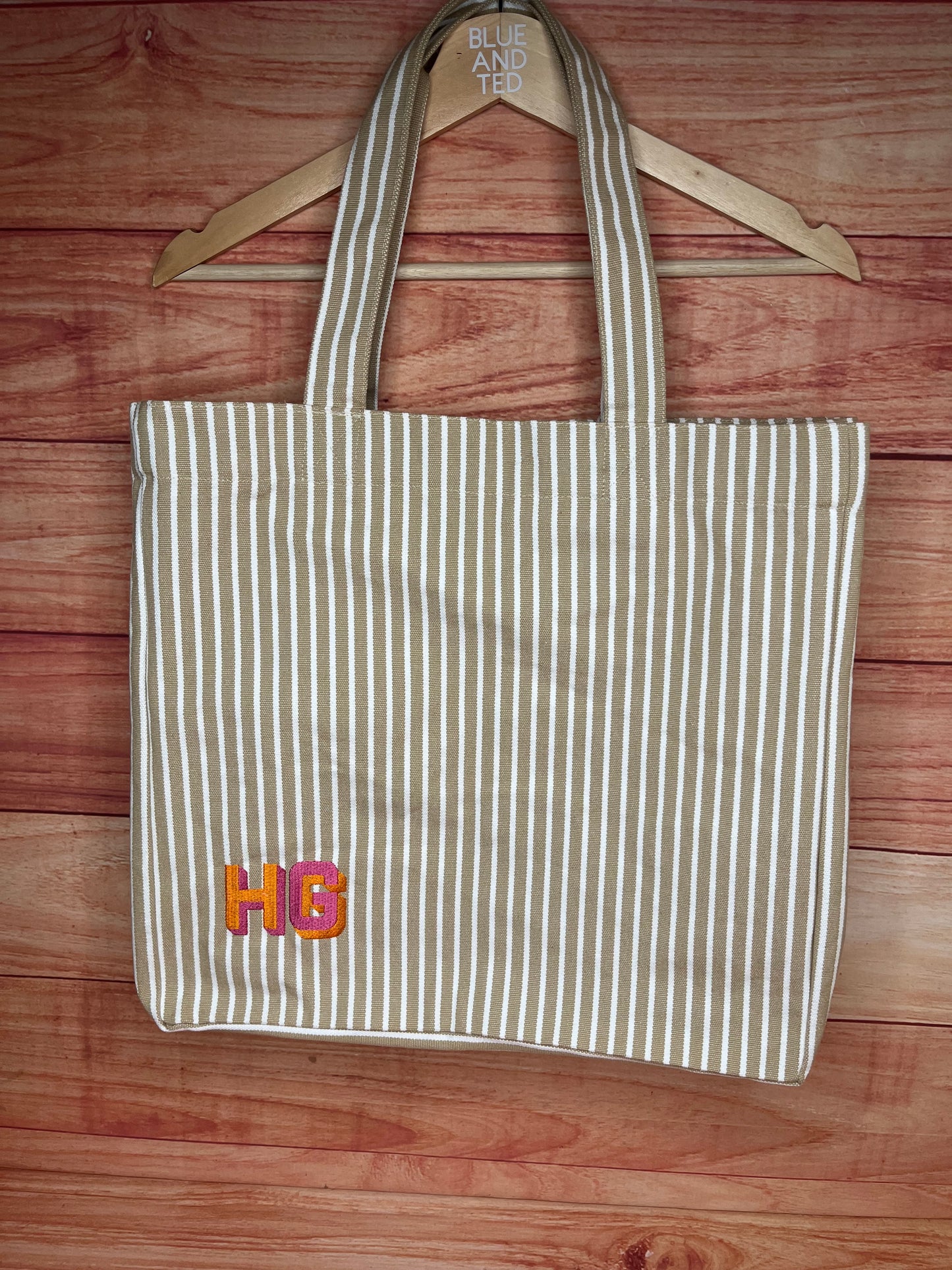 EMBROIDERED SHADOW FONT STRIPE OVERSIZED BAG