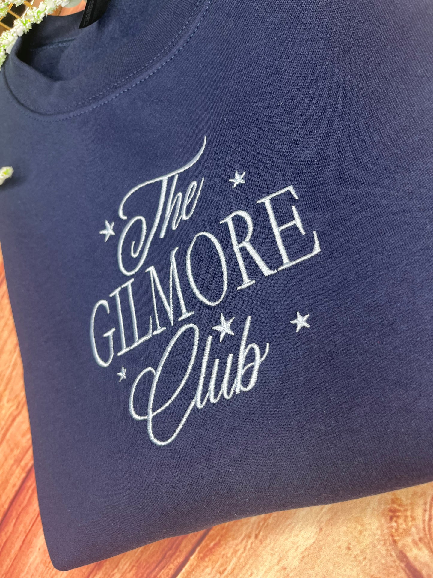 THE GILMORE CLUB EMBROIDERED SWEATSHIRT
