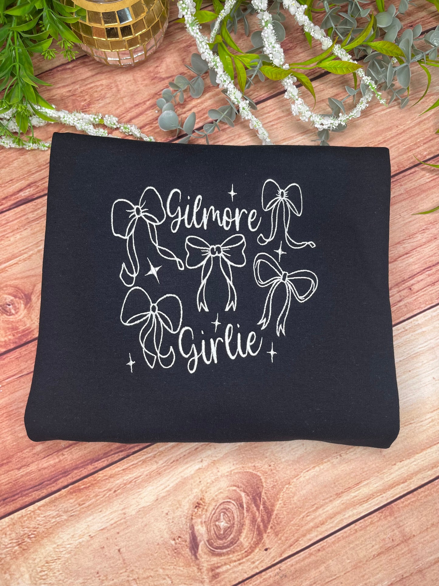 GILMORE GIRLIE AND BOWS EMBROIDERED SWEATSHIRT