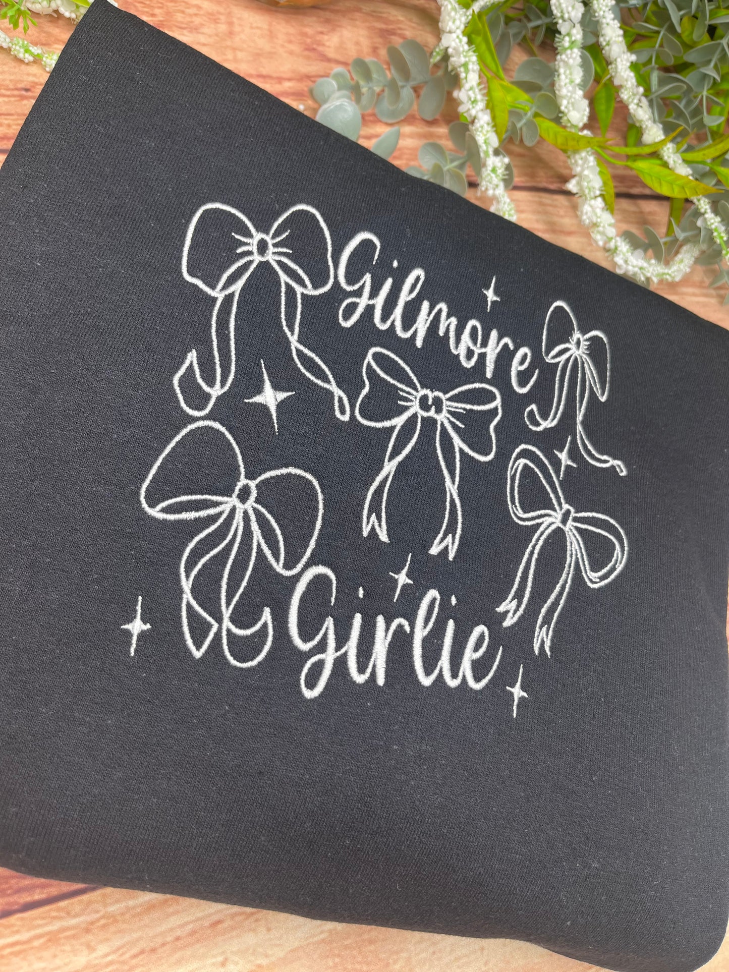 GILMORE GIRLIE AND BOWS EMBROIDERED SWEATSHIRT