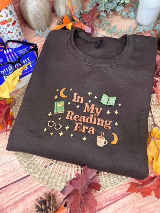 IN MY READING ERA EMBROIDERED SWEATSHIRT